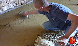 Concrete klei kan worden gladgestreken, maar nog steeds een dekvloer finish